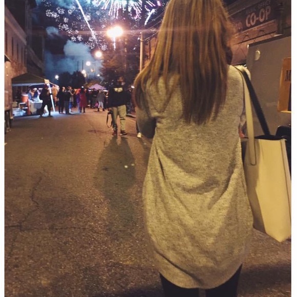 2 cardigans - Picture 11 of 13